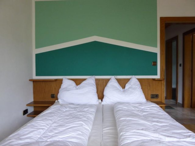Schlafzimmer 2